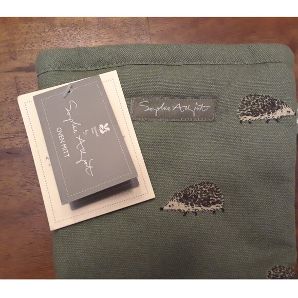 5 Pc BBQ Bundle: Grill Scraper; Grill Brush; OXO Tongs; Mesh Grill Bag; Oven Mit - Picture 8 of 9